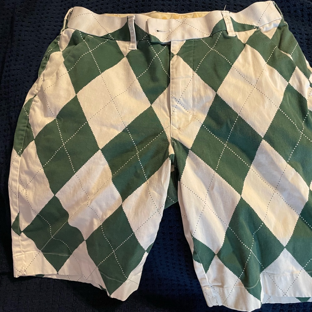 Men’s loudmouth golf shorts.